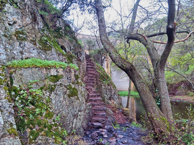 escaleras-cascadas-hervidero